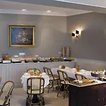 Monge Hotel