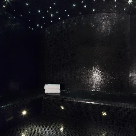 Hotel Monge 4*