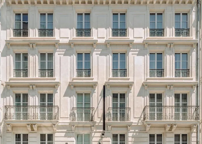 Monge Hotell Paris